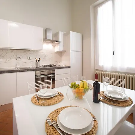Apartment Apo2 Deluxe 2bdr Family By Ponte Vecchio *